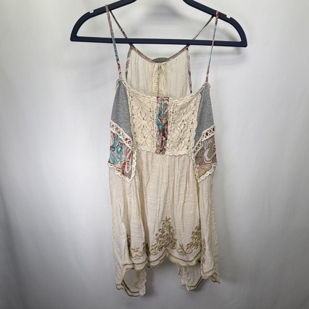 BKE Buckle Top Women’s Medium Lace Boho Floral Embroidered Blouse Sleeveless